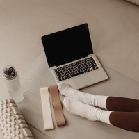 kaboompics_health-and-wellness-yoga-and-exercise-at-home-30971-min